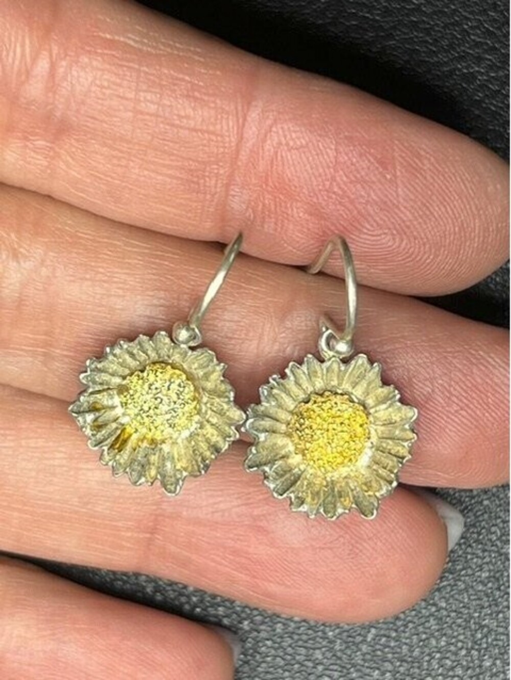 B7377 Artisan Daisy Dangle Earrings Sterling Silver *unmarked Textured Two-Tone